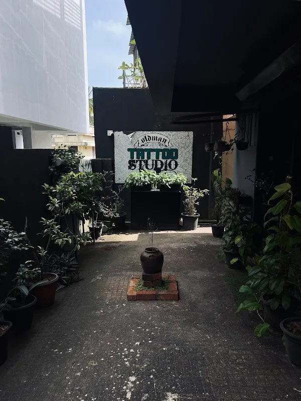 Oldman Tattoo & Piercing Studio | Training School
