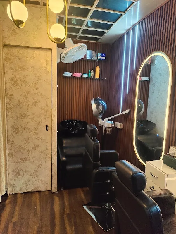 Glow Up Beauty Salon