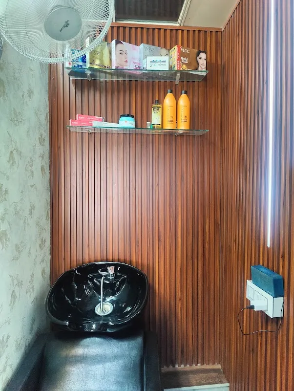 Glow Up Beauty Salon