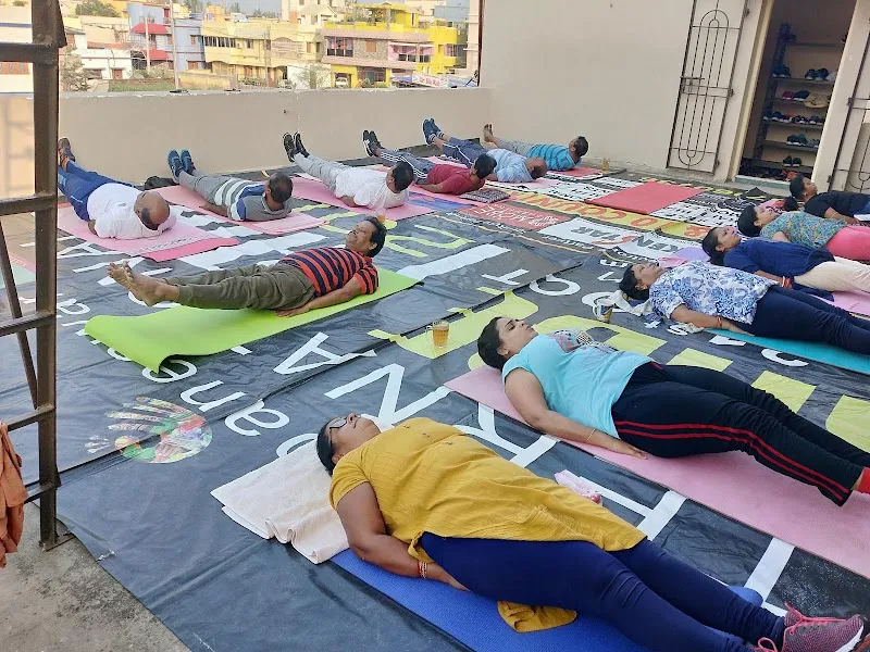 LIVE WELLNESS CLUB