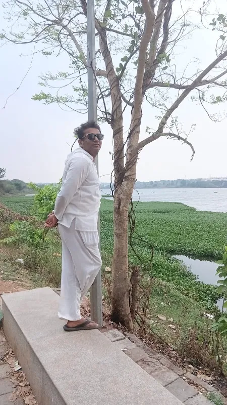 Pranaam Pictures