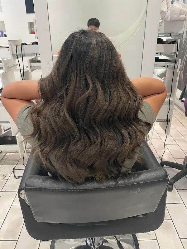Headquarter Salon