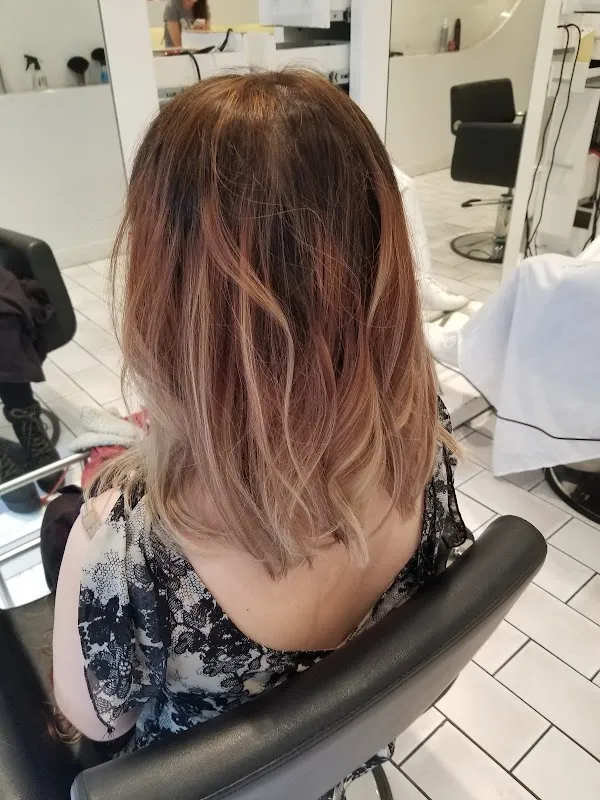 Headquarter Salon