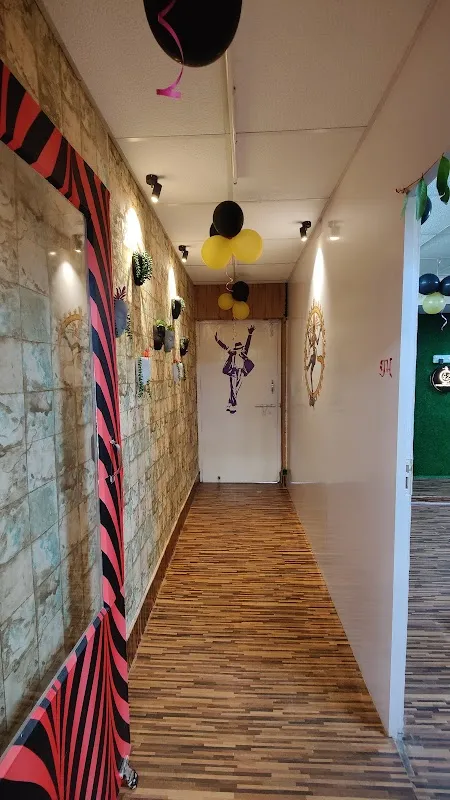 Gen-Z Dance & Fitness Studio