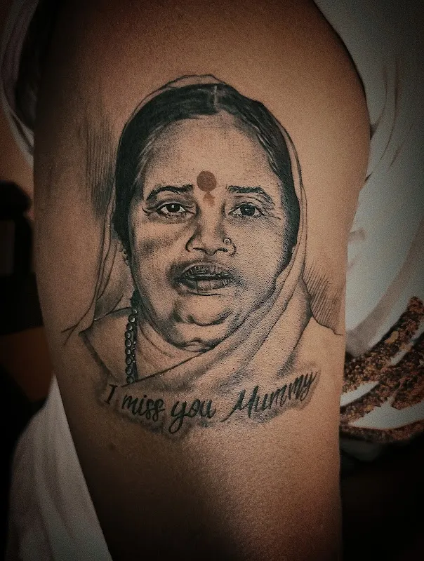 Strawberry tattoo studio