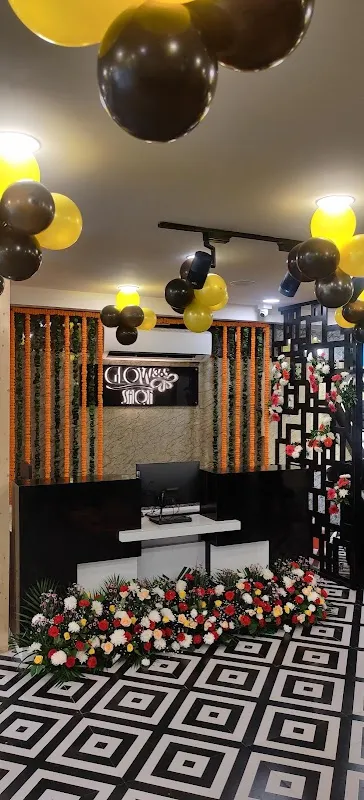 Glow 365 Hair Nails Beauty And Makeup Unisex Salon