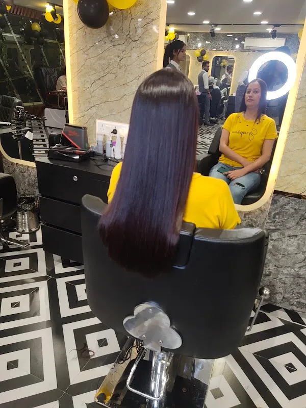 Glow 365 Hair Nails Beauty And Makeup Unisex Salon