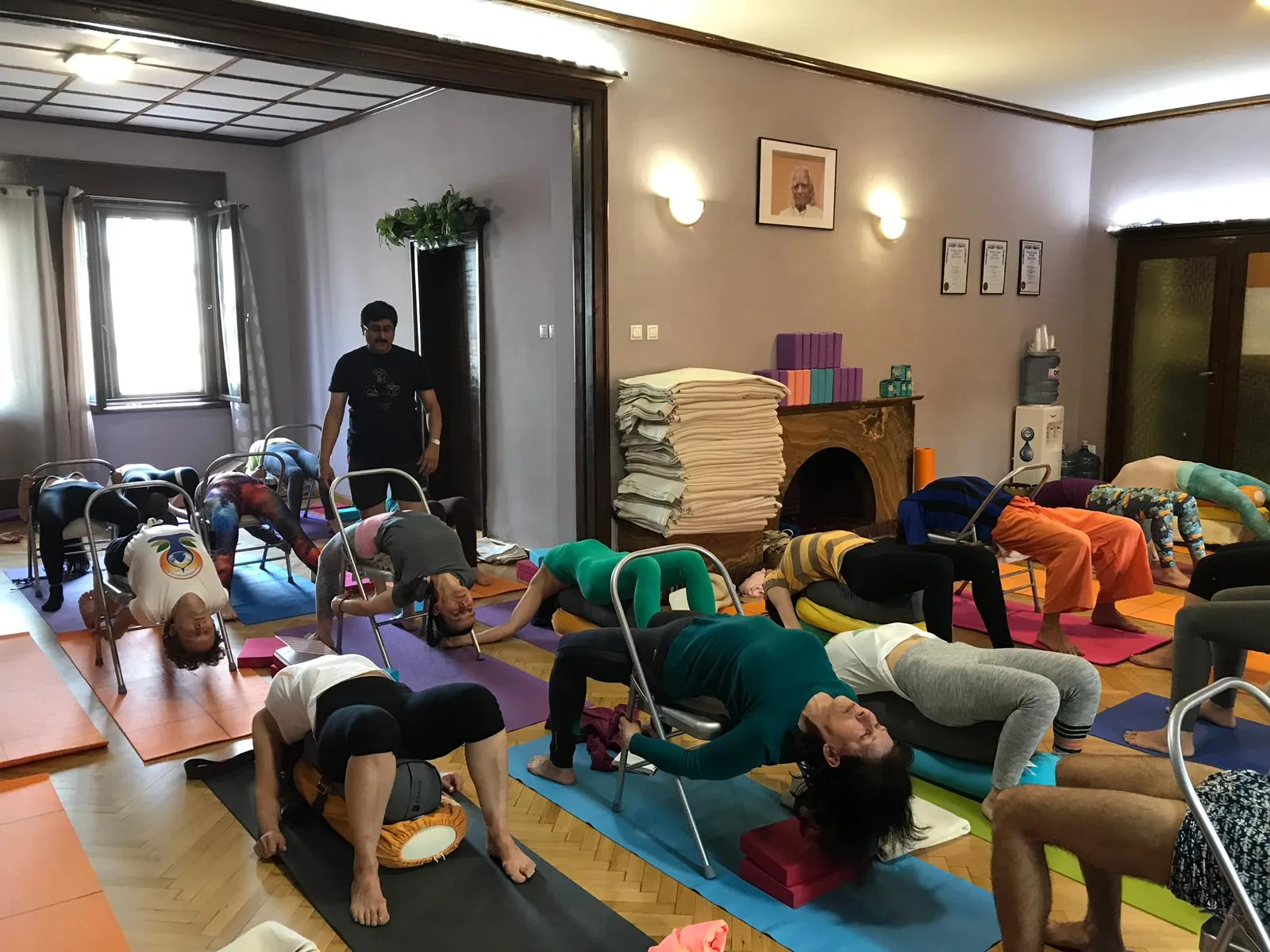 Iyengar Yog Sadhana by Abhay Javakhedkar