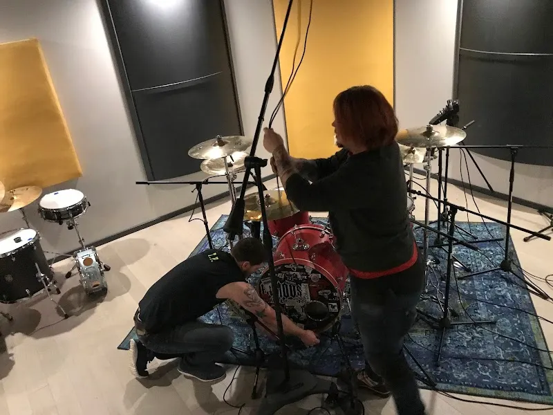 HI-Five Studio