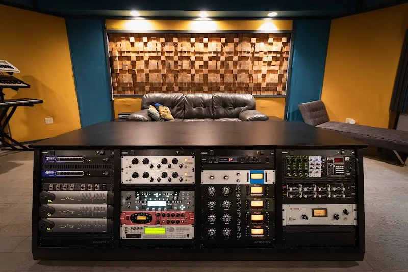 HI-Five Studio