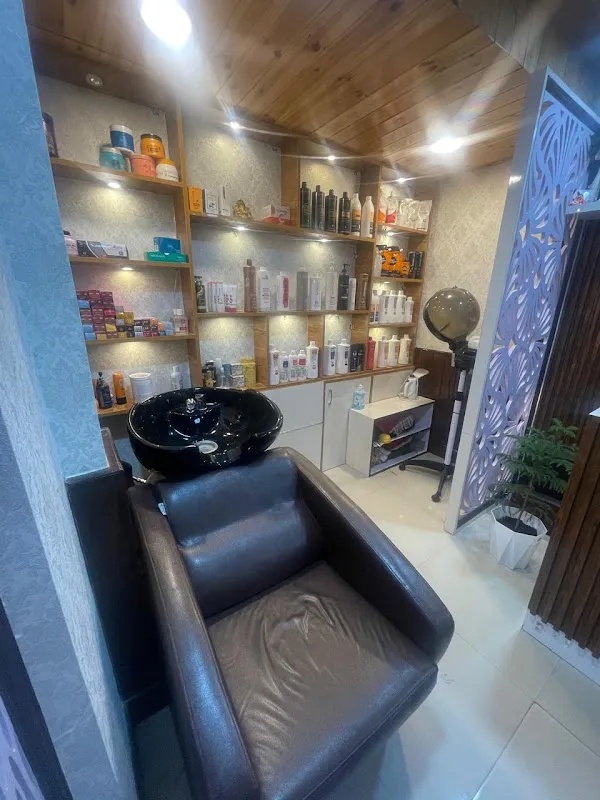 The Parlour House by Pari