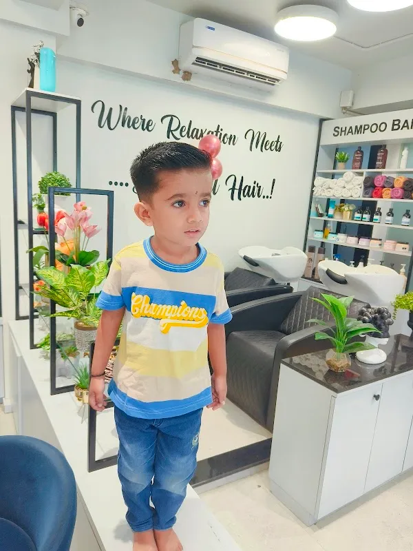 𝗝 𝗦𝗮𝗹𝗼𝗻-Best Hair Treatment/Best Makeup Artist/Best Hair stylist/Unisex Salon/Best Female Salon in Latur