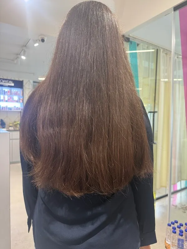 𝗝 𝗦𝗮𝗹𝗼𝗻-Best Hair Treatment/Best Makeup Artist/Best Hair stylist/Unisex Salon/Best Female Salon in Latur