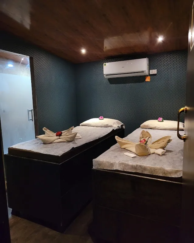 Sky Wellness Spa In Malad West