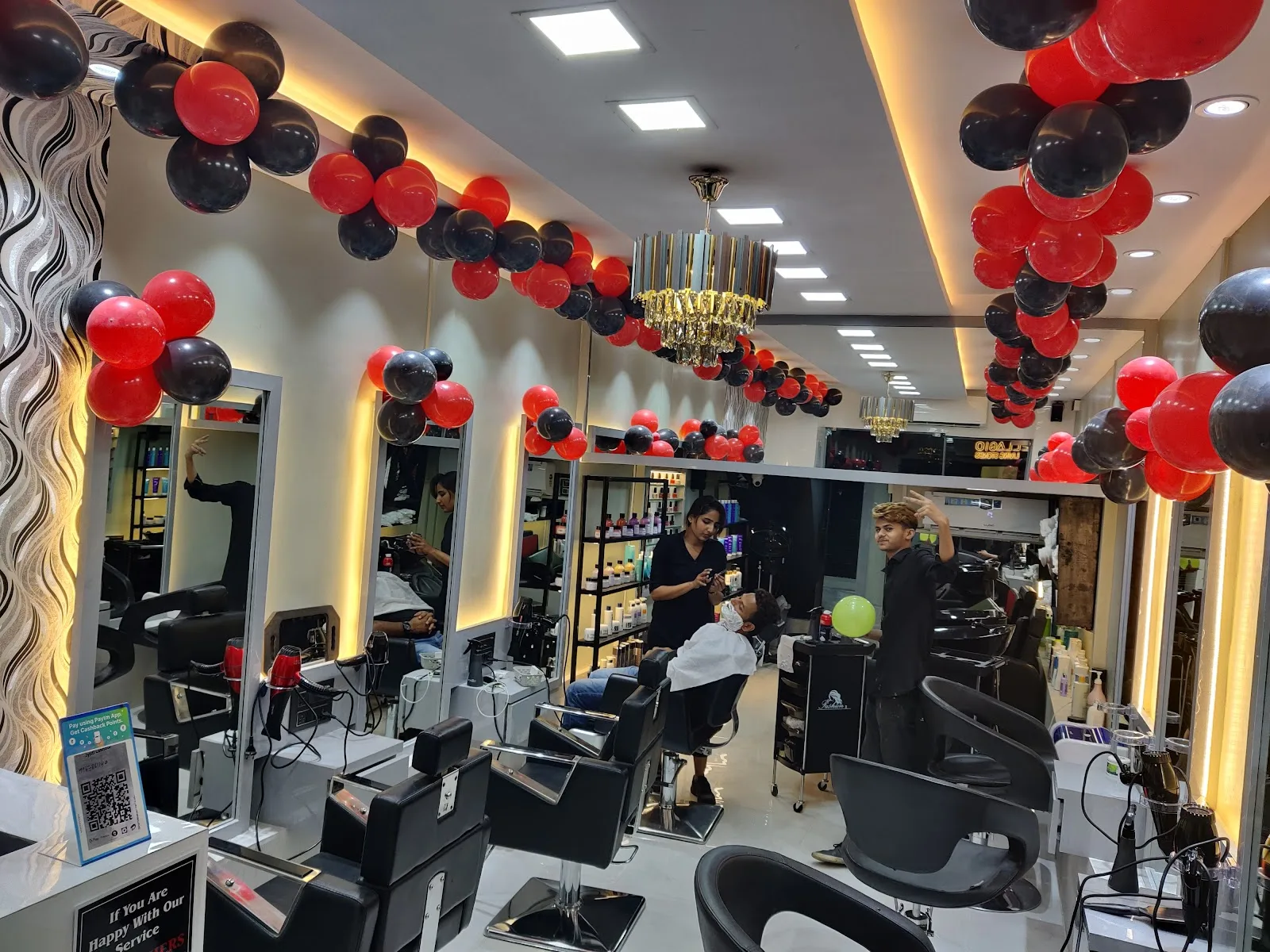 KUTS & KOLOR Luxury Unisex Salon