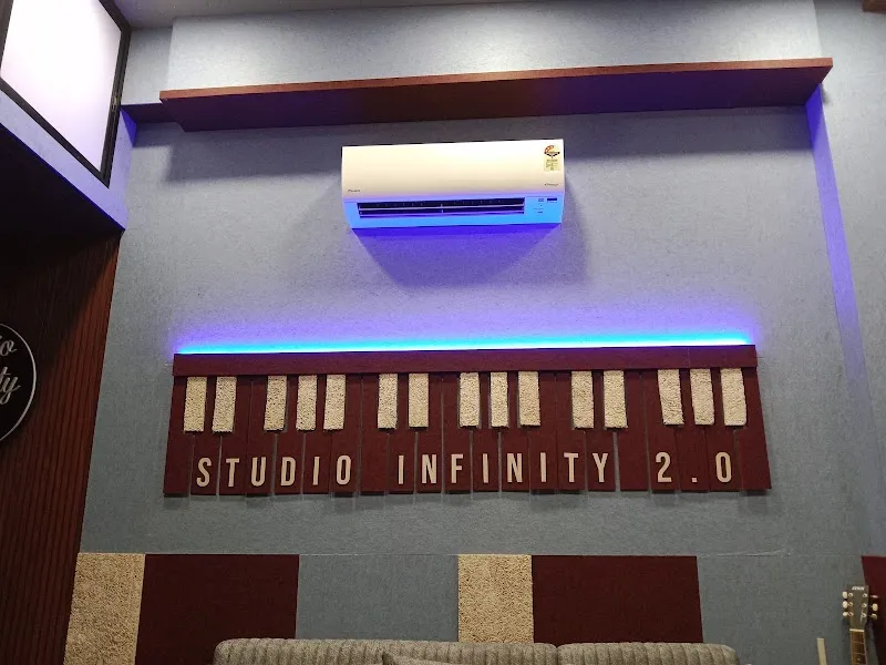 Studio Infinity 2.O