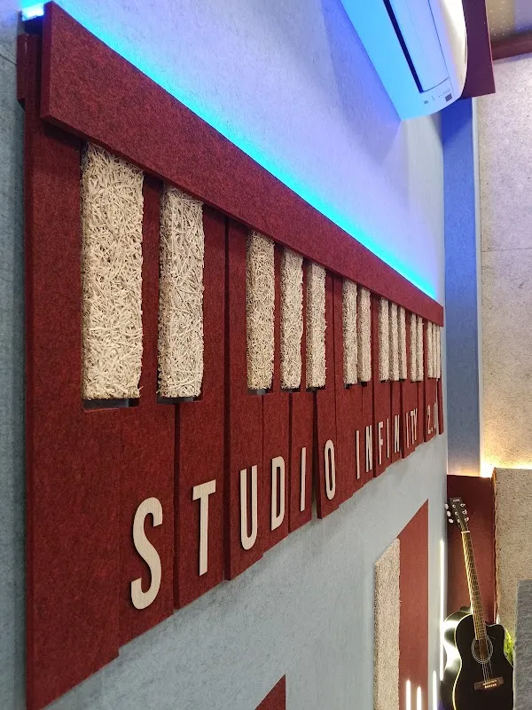 Studio Infinity 2.O