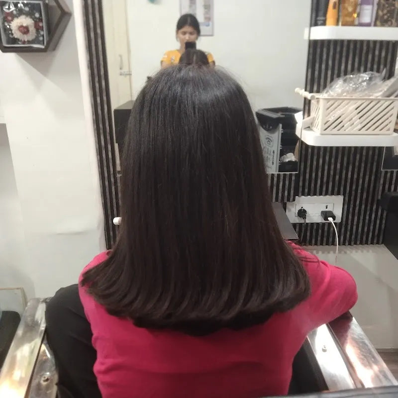 MIRRORS Beauty Salon