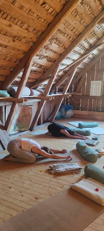 Glow Yin Yoga