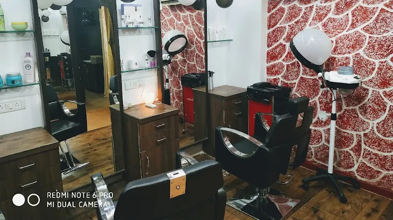 Style Mantra Unisex Salon - Hair Patch/Hair Replacement/Hair wig/Best hair extension/Best hair or skin salon in Bhopal