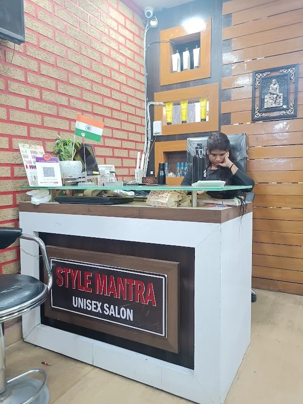 Style Mantra Unisex Salon - Hair Patch/Hair Replacement/Hair wig/Best hair extension/Best hair or skin salon in Bhopal