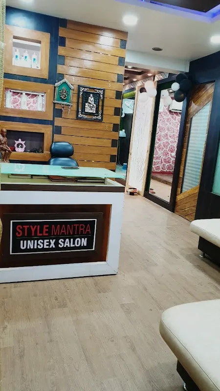 Style Mantra Unisex Salon - Hair Patch/Hair Replacement/Hair wig/Best hair extension/Best hair or skin salon in Bhopal