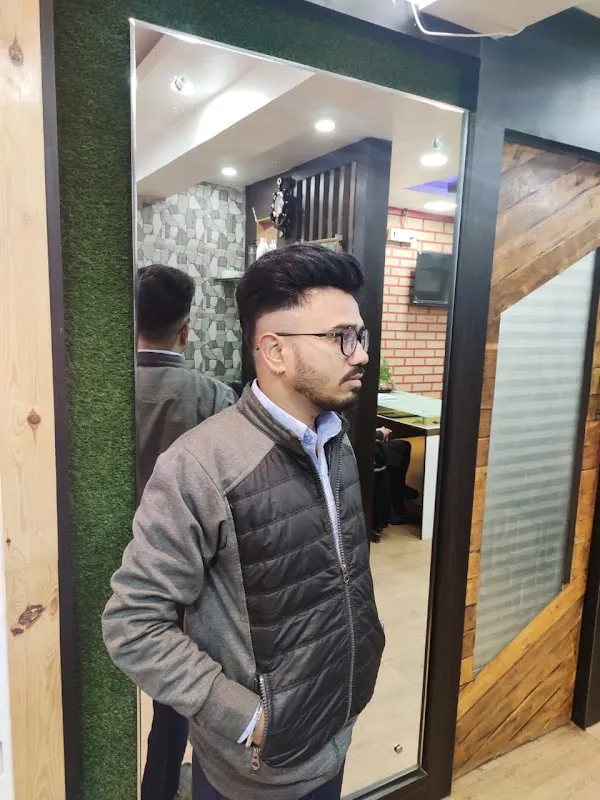 Style Mantra Unisex Salon - Hair Patch/Hair Replacement/Hair wig/Best hair extension/Best hair or skin salon in Bhopal