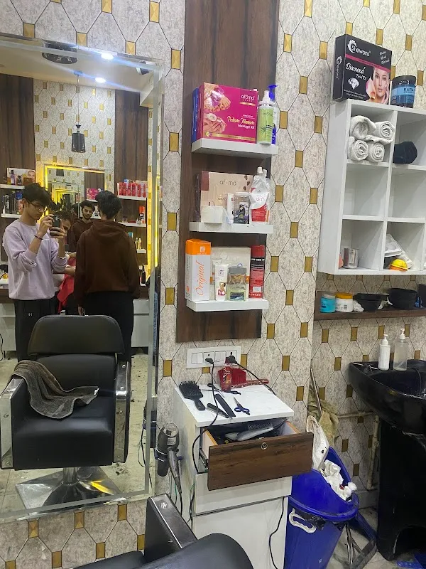 Royal metro unisex salon