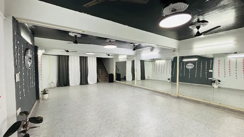 THE Lavish Dance Studio