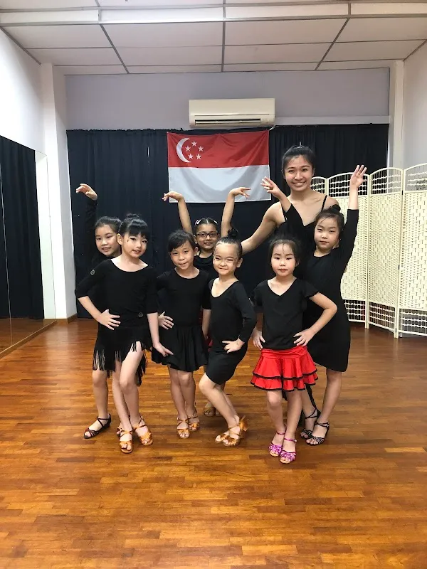 The Moving Artistry by J&P Dance Studio 动态之家