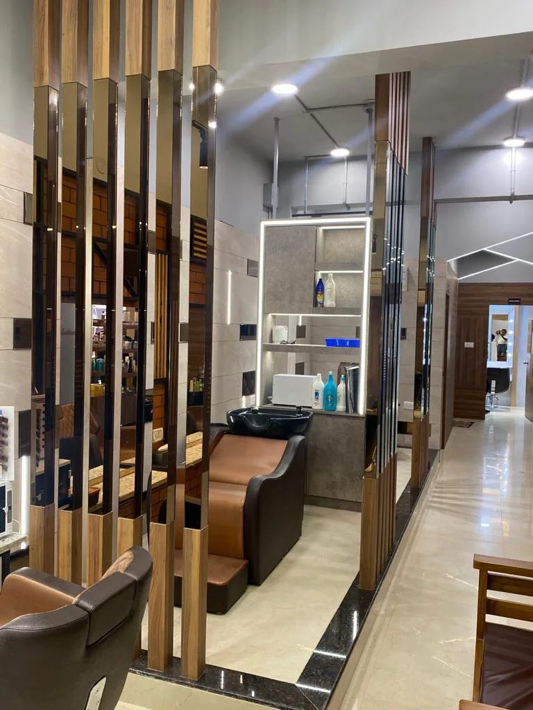 Roots N Rouge Unisex Hair & Style Salon Mudichur