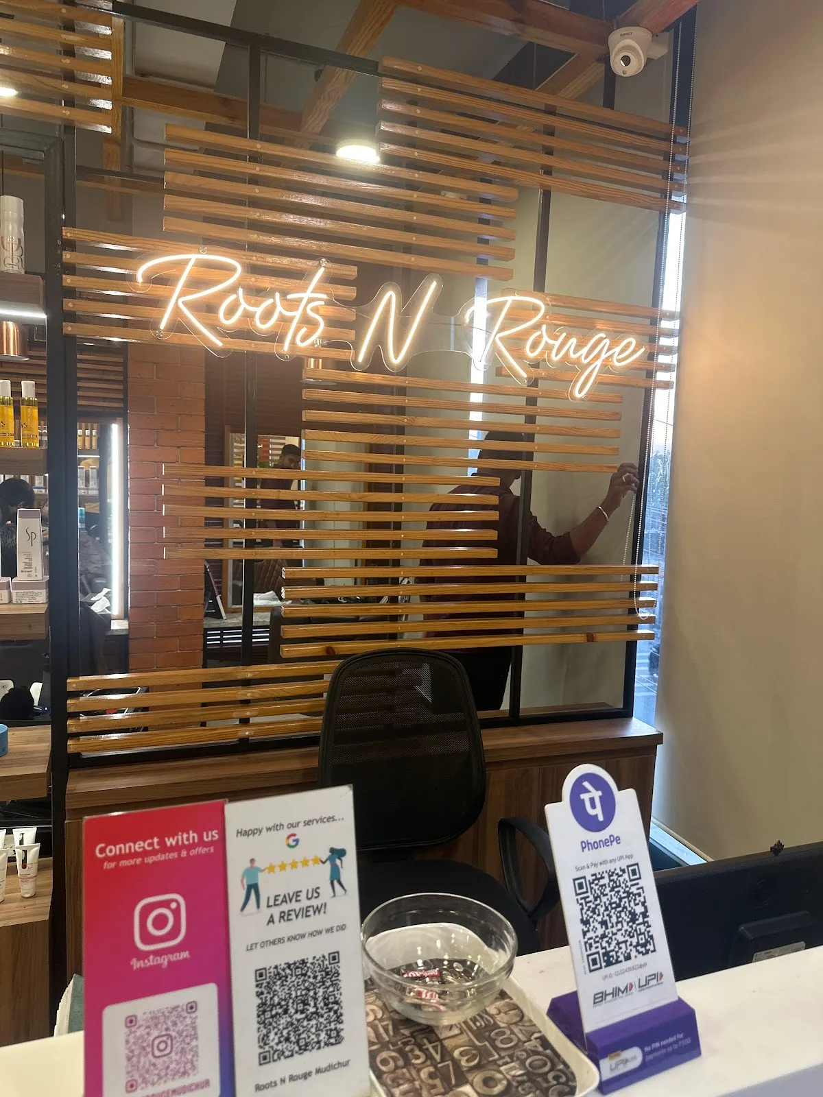 Roots N Rouge Unisex Hair & Style Salon Mudichur