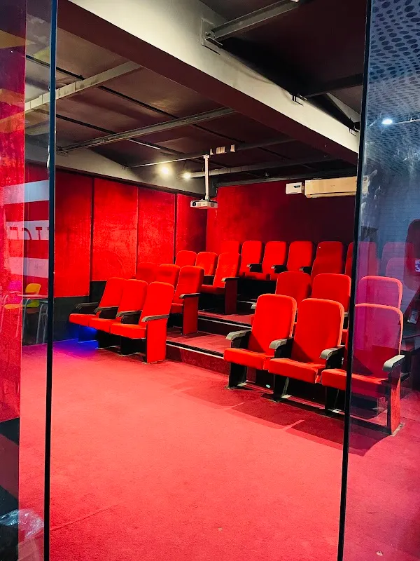 The Artist Barefoot - Film Institute & Creative Studio in Lucknow
