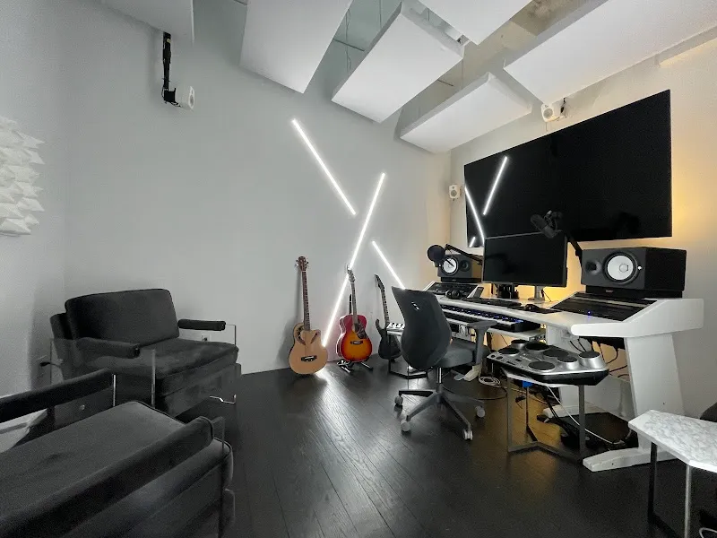 Bravo Studios 28th