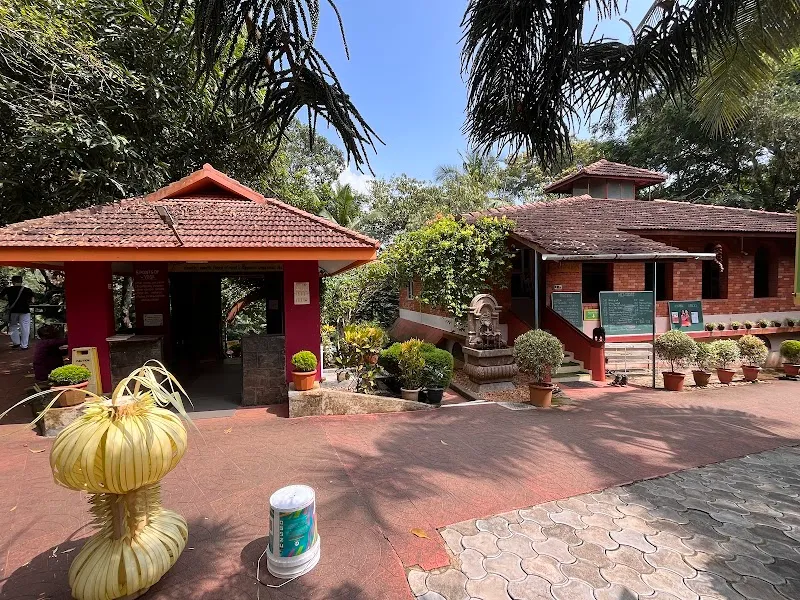 Sivananda Yoga Vedanta Dhanwantari Ashram