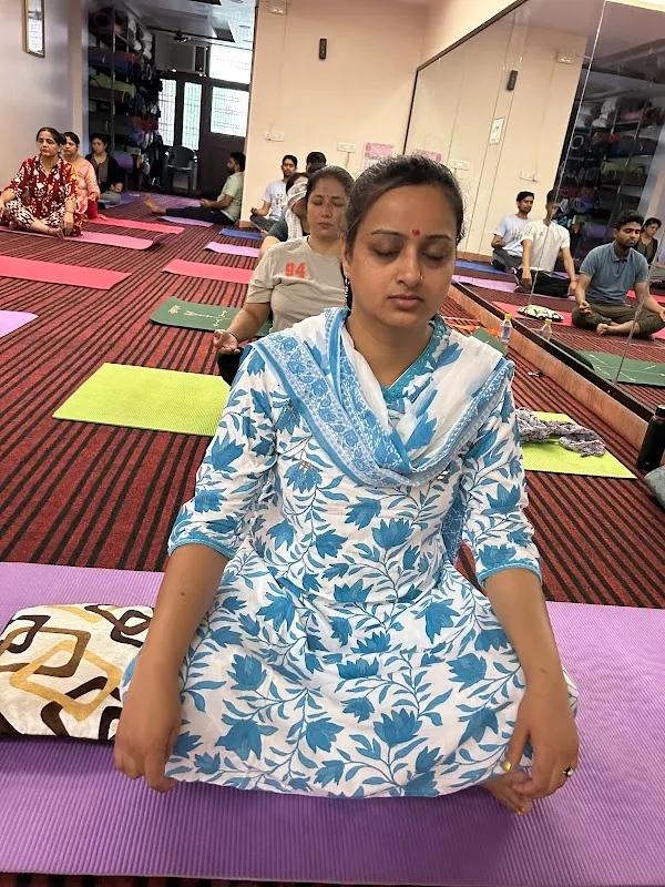HAPPINESS CENTER ART OF LIVING