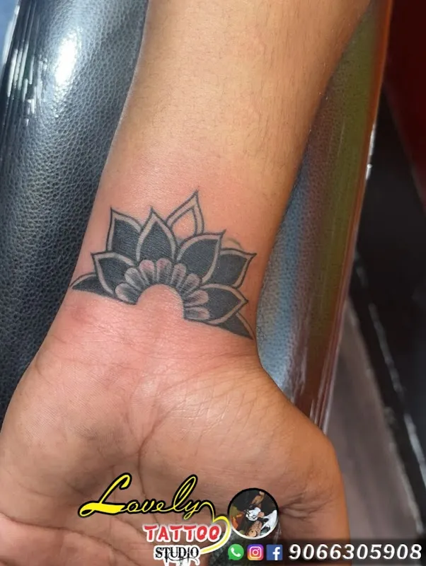 Lovely Tattoo Studio And Body Piercing