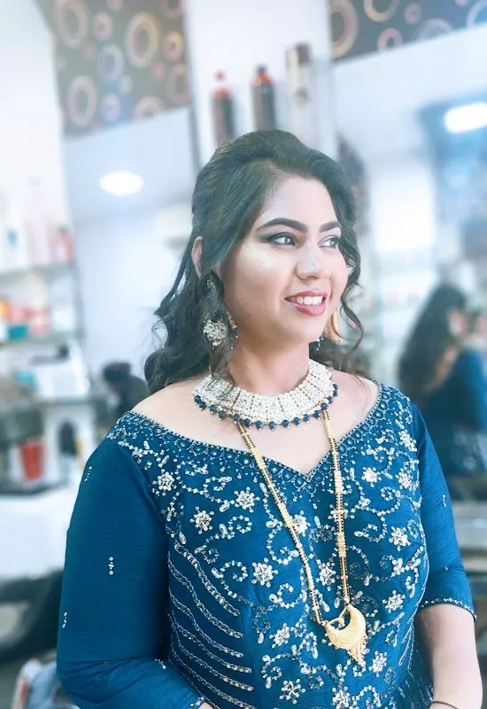 Blush Bee Salon