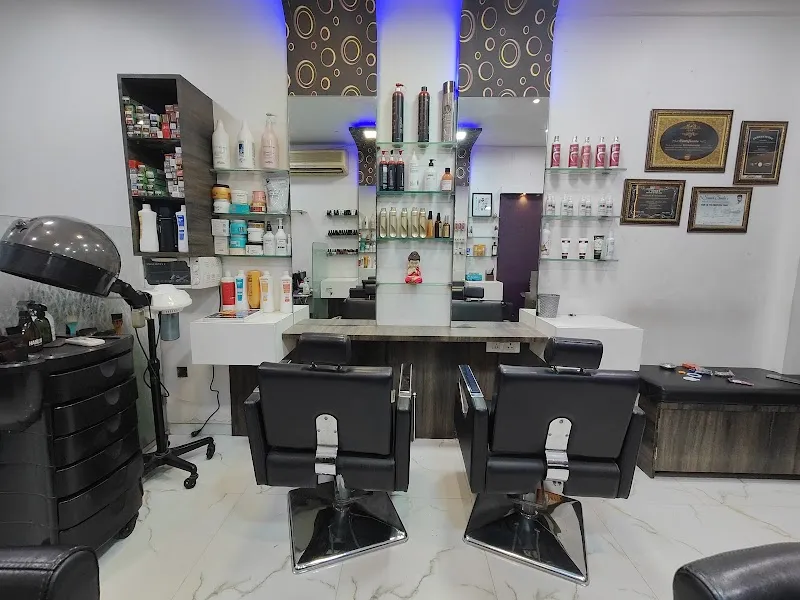 Blush Bee Salon