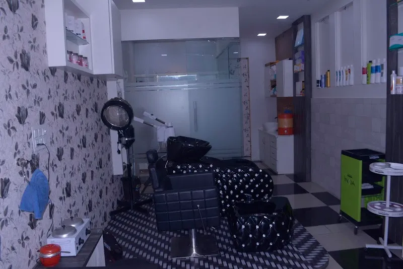 Vikas Marwah's Hair Salon And Academy