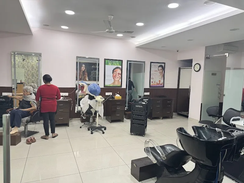 Tanya Loreal Salon