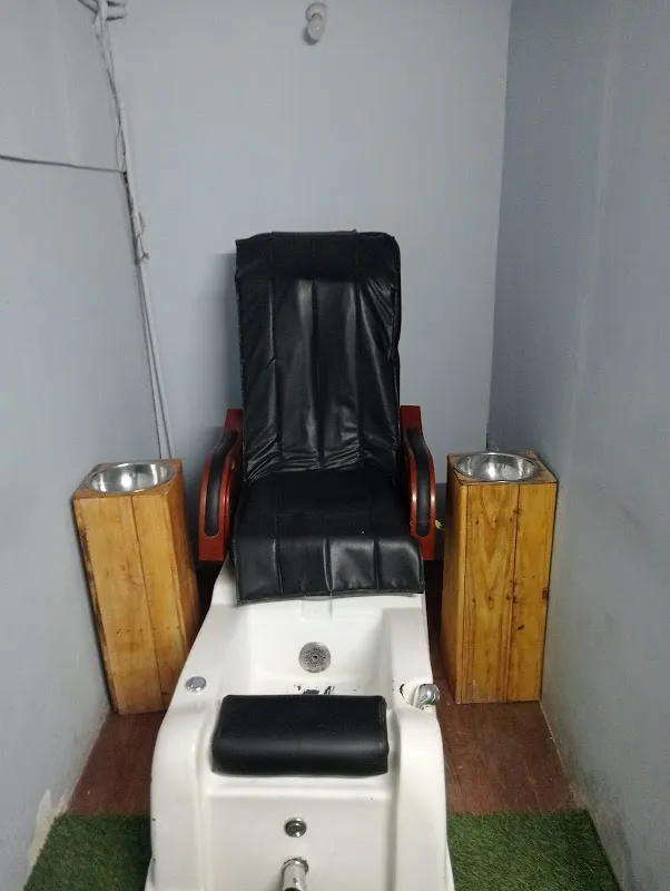 Amol The Salon