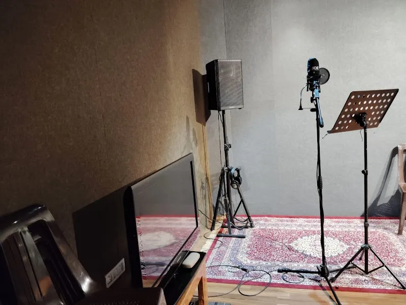 AVE STUDIOS