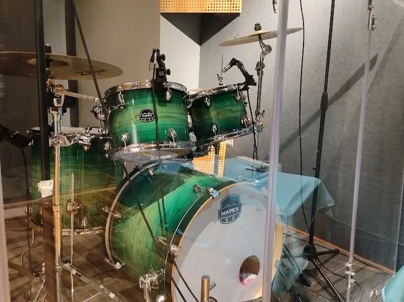AVE STUDIOS