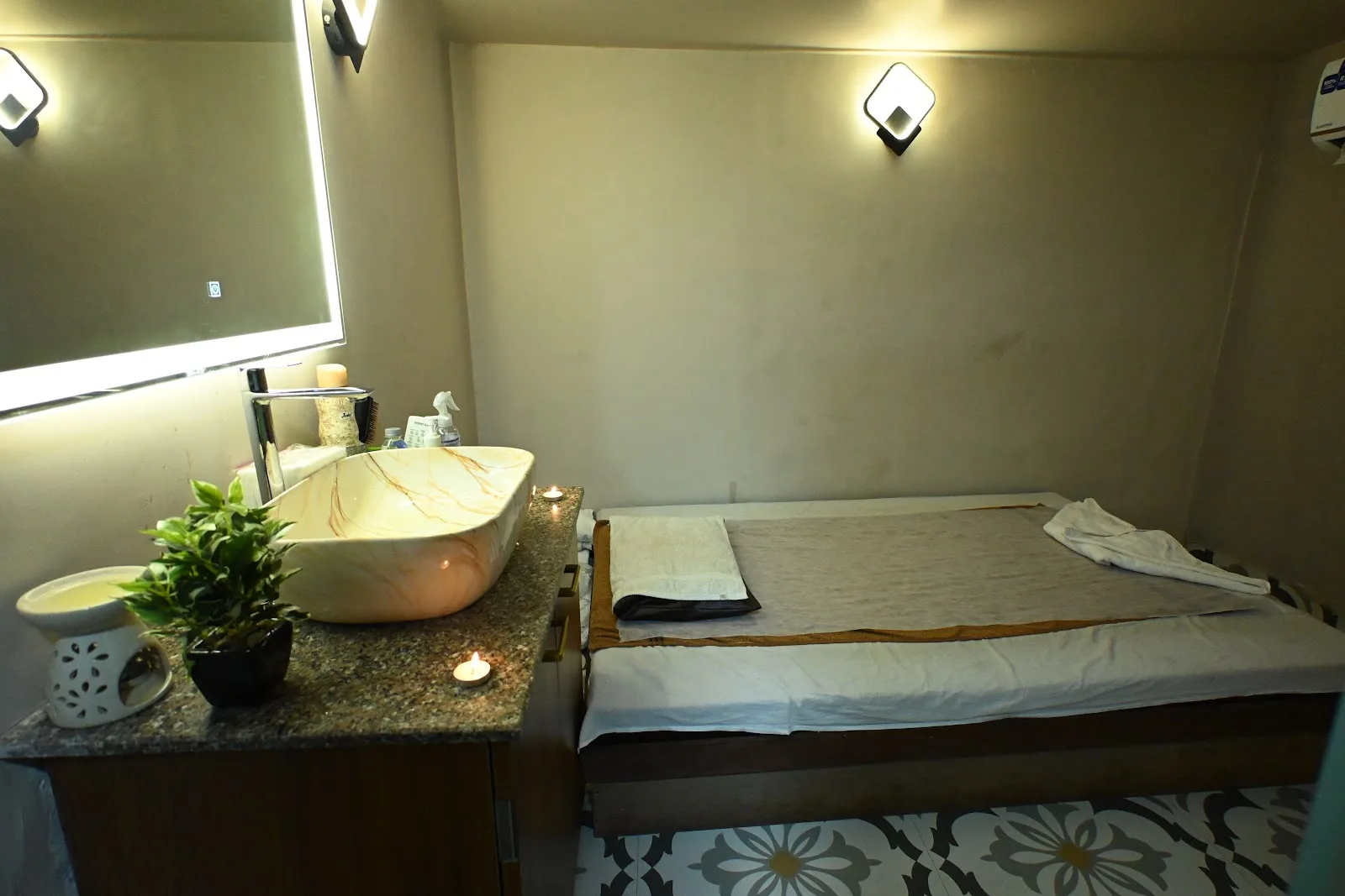 Unicorn Spa In Vashi